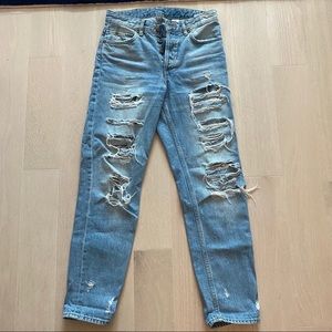 Boyfriend shredded style jeans